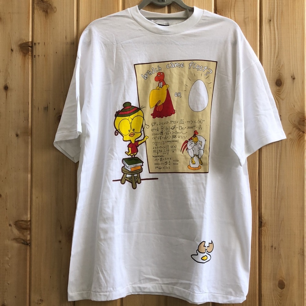 VINTAGE WARNER BROS. WHICH CAME FIRST? Chicken or egg T-SHIRT